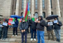 اوگان ءِ مھاجرانی زوراکیں کَشّگ ءُ درکنگ ءِ بگیری ءَ پن لینڈ ءَ پی ٹی ایم ءِ نیمگ ءَ برجاہ داشتگیں زھرشانی ءَ ایف بی ایم ءِ باسکاں بھر زرتگ۔