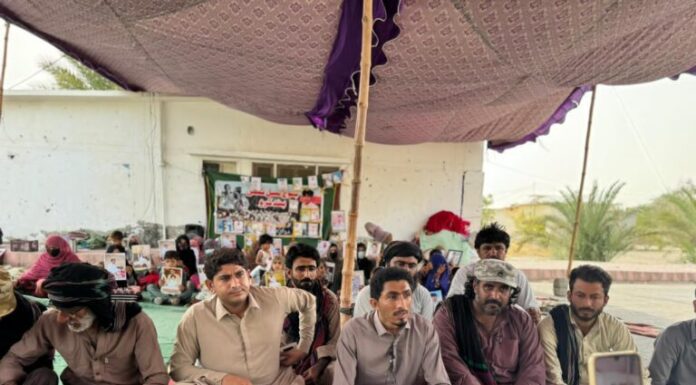 کیچ جبری لاپتہ افراد کی بازیابی کیلے مختلف سیاسی سماجی طلباء تنظیموں نے دھرنا گاہ پہنچ کر پریس کانفرنس کی