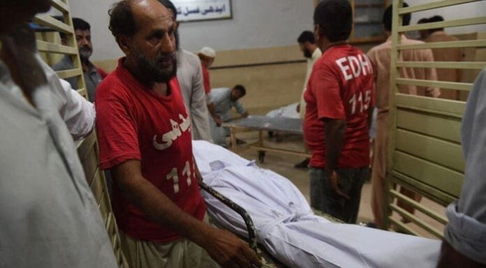 کراچی میں شدید گرمی کے باعث تین روز میں 36 لاشیں برآمد