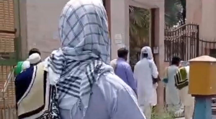 زاہدان، بلوچ عوام کی جانب سے نماز جمعہ کے قابض ایران انتخابات نظر انداز