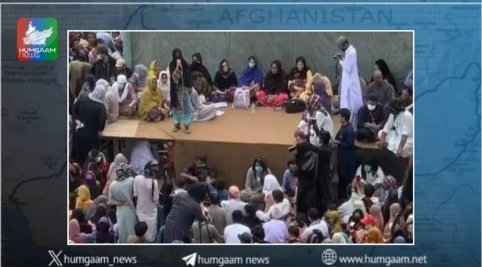 ڈاکٹر ماہ رنگ بلوچ وتی کاروان ءِ ہمراہی ءَ تُربَت ءَ شہید فدا احمد چار راہ ءَ سربوتگ ۔