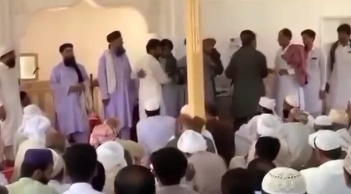 پیشامگ: عمائدین اور بلوچ علمائے کرام کی ثالثی میں دو بلوچ خاندانوں کے درمیان جاری تنازعات کا تصفیہ