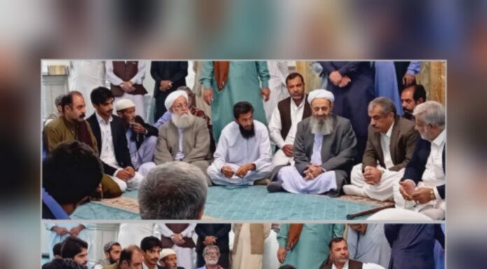 زاہدان: مکی مسجد میں مولوی عبد الحمید اسماعیل زہی اور دیگر معتبرین کی ثالثی سے دو بلوچ قبائل کے درمیان تنازعات کا تصفیہ