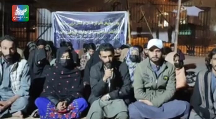 بولان میڈیکل کالج کی بندش کے خلاف جاری احتجاجی کیمپ میں طلباء تنظیموں کا مشترکہ پریس کانفرنس