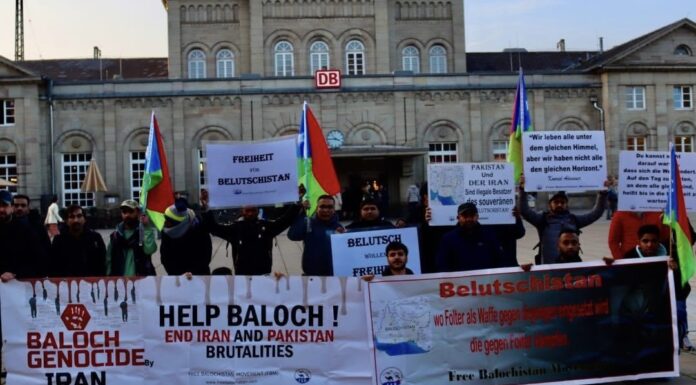 فری بلوچستان موومنٹ (FBM) جرمنی برانچ نے مغربی بلوچستان پر قبضے کی 96 ویں برسی کے موقع پر جرمنی کے شہر گوٹنگن میں سینٹرل اسٹیشن کے سامنے ایک احتجاجی مظاہرہ کیا۔