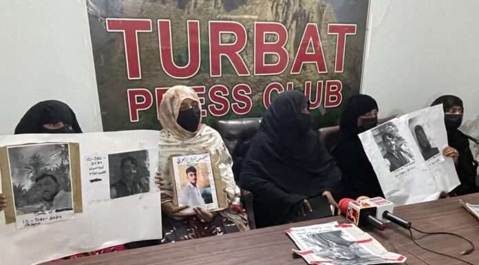 تربت میں لاپتہ افراد کے چھ فیملی کا پریس کانفرنس ، پیاروں کو بازیاب کیا جائے ۔