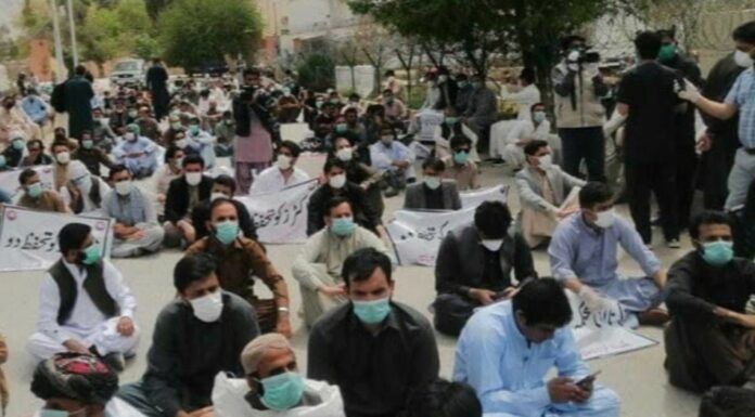 سرکاری ہسپتالوں میں گرینڈ ہیلتھ الائنس کی کال پر علامتی ہڑتال 28ویں روز بھی جاری رہا