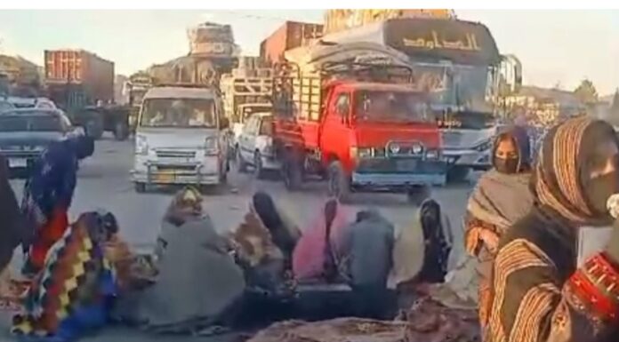 قلات جبری لاپتہ اختر شاہ کی بازیابی کیلے دھرنا 25 گھنٹے سے جاری رہا