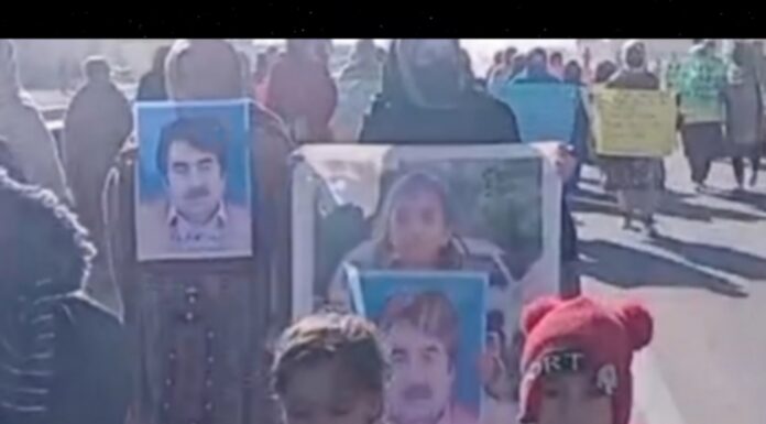 قلات: جبری گمشدگی کے خلاف احتجاجاً کراچی کوئٹہ شاہراہ بند