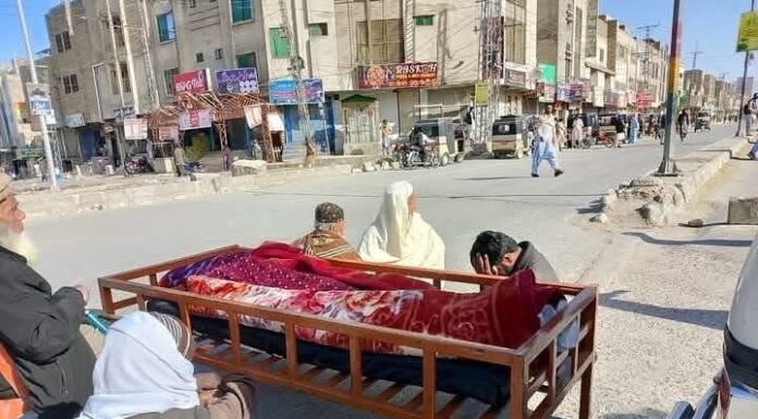 شال فائرنگ سے قتل ہونے والے جنید کرد کے لواحقین کا احتجاج جاری