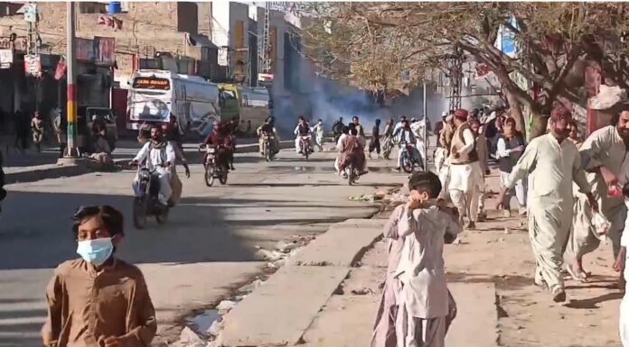 شال، بلوچ یکجہتی کمیٹی کی ریلی پر پولیس کا لاٹھی چارج آنسو گیس شیلنگ