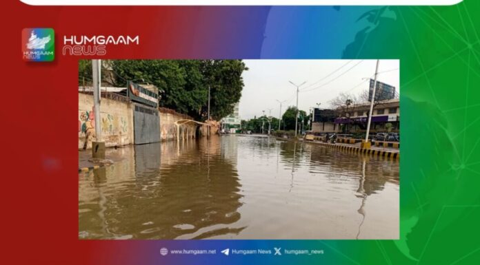 کراچی طوفانی بارش نے کراچی کو ڈبو دیا، حادثات میں 11 افراد جاں بحق، عام تعطیل کا اعلان،حب میں بھی نشیبی علاقے زیر آپ آگئے