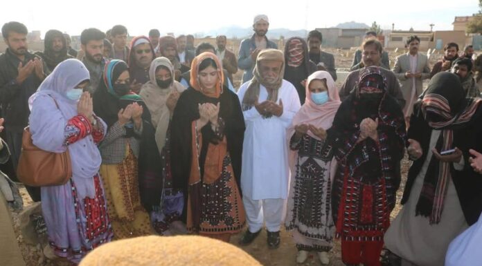 ماما قدیر بلوچ کی تدفین، جبری گمشدگیوں کے خلاف جدوجہد کی ایک علامت خاموش ہو گئی۔