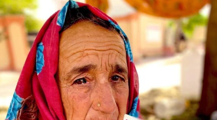 کئی سالوں سے جبری لاپتہ بیٹے کی بازیابی کیلئے فریاد کرنے والی عمر رسیدہ ایک اور بلوچ ماں اس دنیا سے رُخصت ہوگئیں