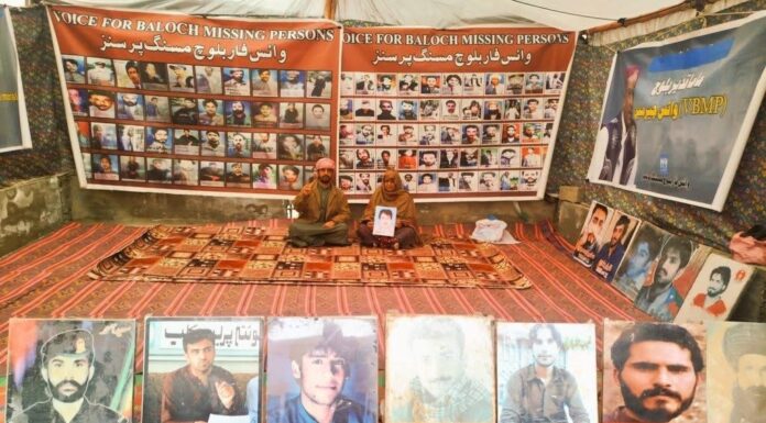 جبری گمشدگیوں کے خلاف وی بی ایم پی کا احتجاجی کیمپ جاری، جبری لاپتہ محمود علی لانگو کی والدہ کا احتجاج میں شرکت