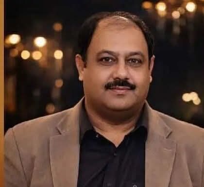 خضدار کوچ اور کار میں تصادم 4 افراد جانبحق،وندر میں صحافی روڈ حادثہ کا شکار